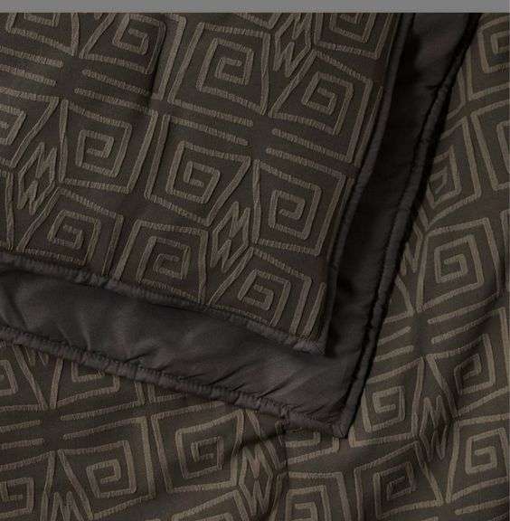 Opalhouse Twin/Twin Extra Long Geo Quilt and Sham Set Dark Gray