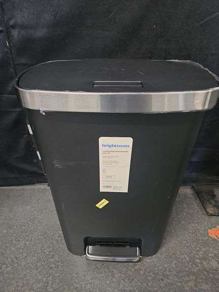 Brightroom Locking Step Wastebasket with Lid 13 Gallon