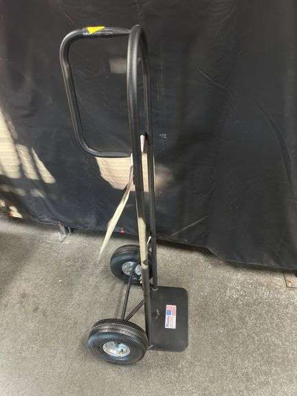 MILWAUKEE 800 LB. CAPACITY HEAVY DUTY D-HANDLE HAND TRUCK, 10’ PNEUMATIC TIRES
