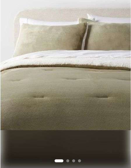 Threshold Full/Queen Cozy Faux Shearling Comforter and Sham Set, Green