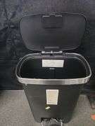 Brightroom Locking Step Wastebasket with Lid 13 Gallon