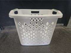 2.1bu Lamper White - Brightroom™: Plastic Clothes Hamper with Built-In Handles