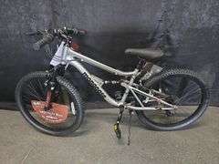MONGOOSE 24" LIMESTONE SILVER MOUNTAIN BIKE 21 SPEED