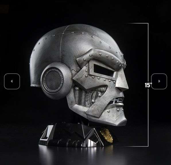 DOCTOR DOOM PREMIUM ROLEPLAY HELMET-Marvel Legends Series