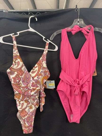 (2) Shade & Shore Women’s Small 4/6 One-Piece Swimsuits