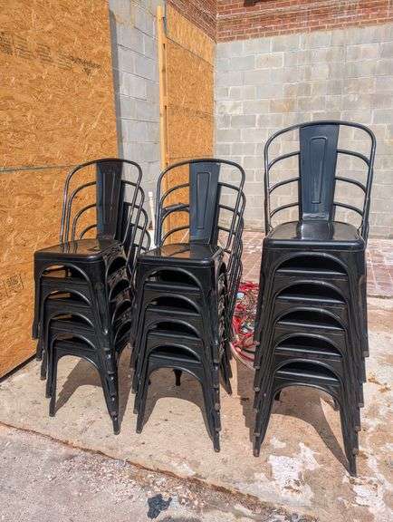 Lot of 16 metal outdoor Patio/Bistro chairs