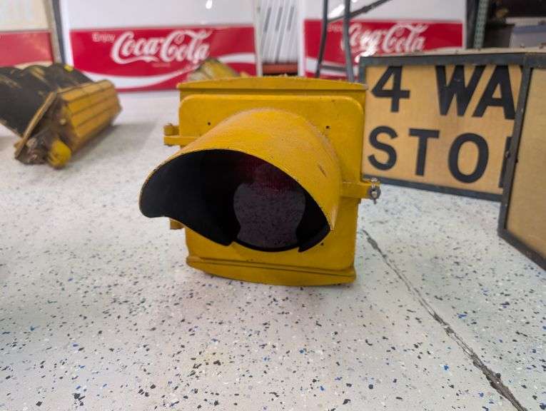 Eaglelux Eagle Signal Corporation single stop light