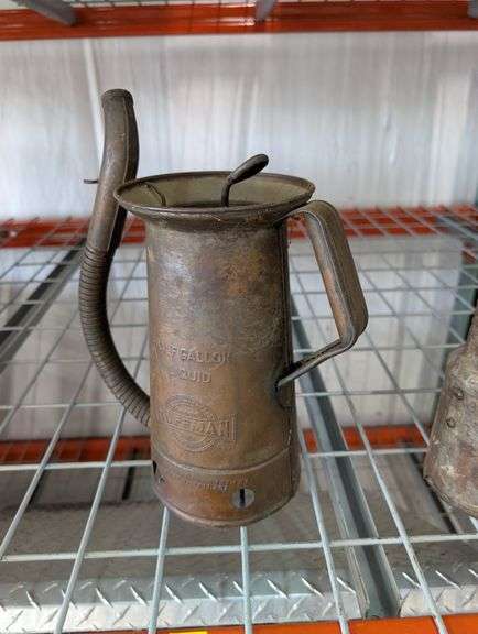 Vintage Huffman oil can