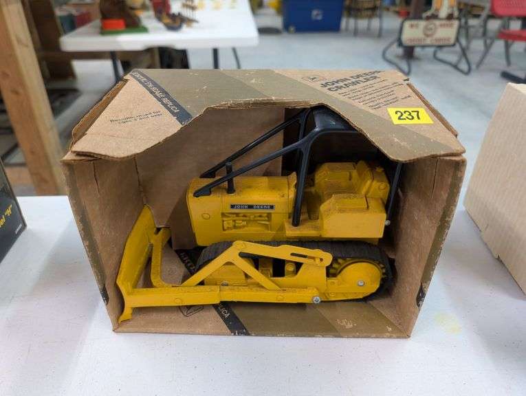 Vintage Ertl 1/16 Scale John Deere #521 Crawler/Bulldozer