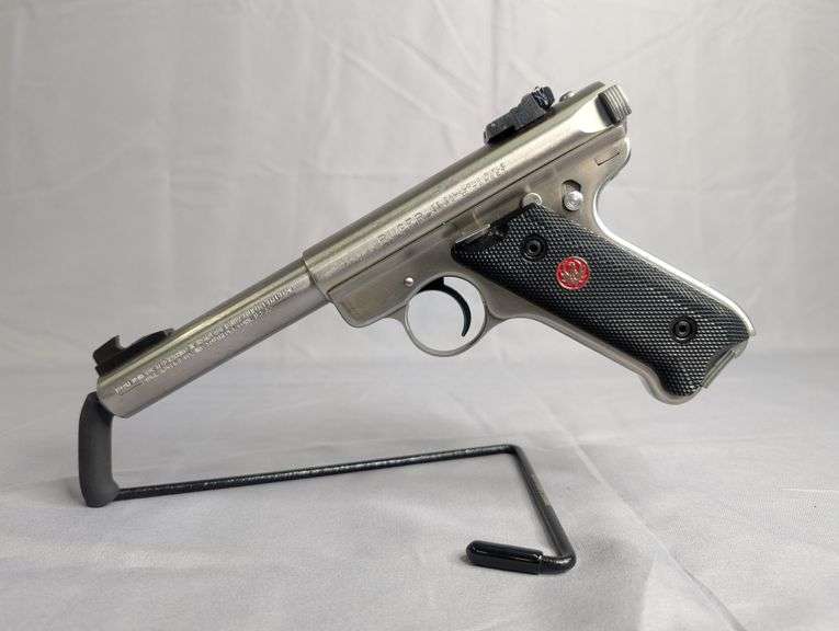 Ruger MKII in .22lr with target grip