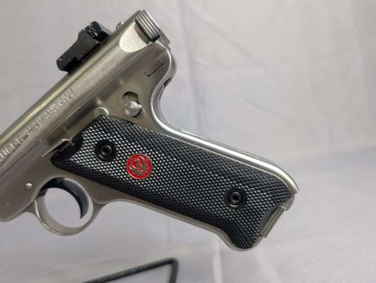 Ruger MKII in .22lr with target grip