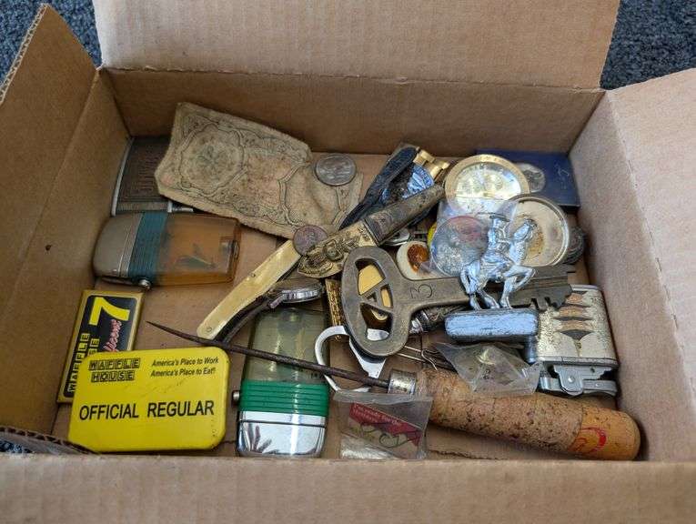 Miscellaneous boxlot of interesting smalls
