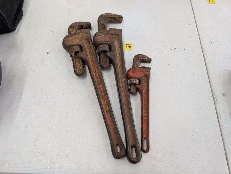 Lot of 3 pipe wrenches