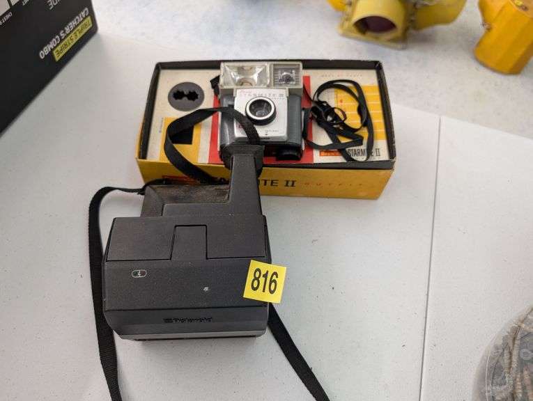 Lot of 2 vintage cameras