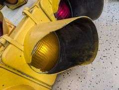 Vintage traffic signal. Make Unknown