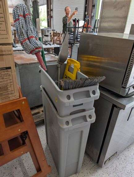 Lot of two Rubbermaid, trash cans and cleaning supplies