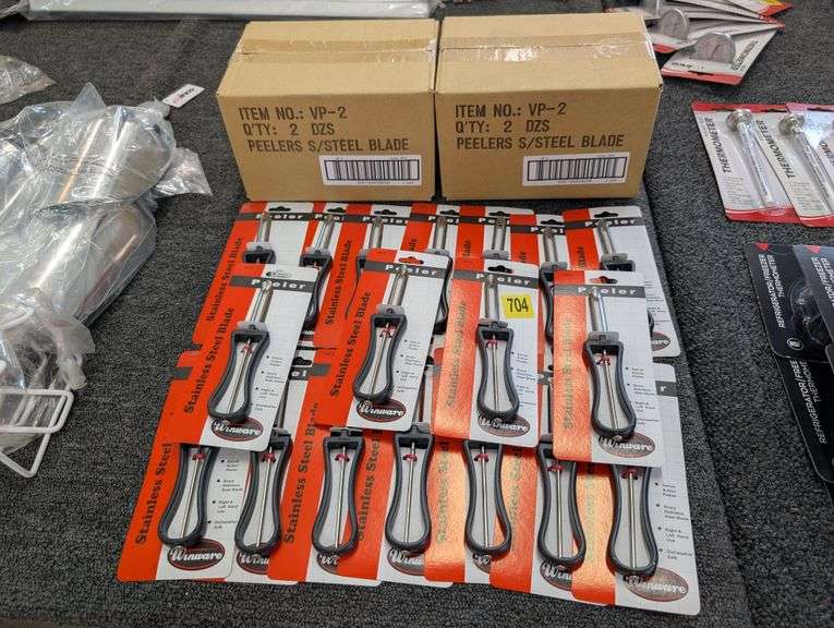 Bulk lot of stainless steel blade peelers
