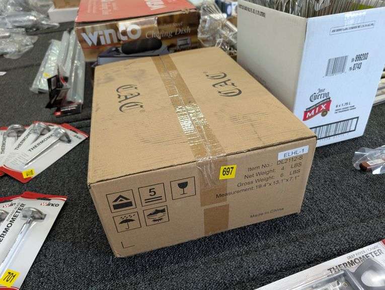CAC heat lamp. Adjustable with two bulbs. NEW