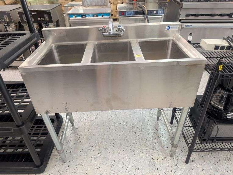 Gridman Stainless 3-Basin Bar Sink