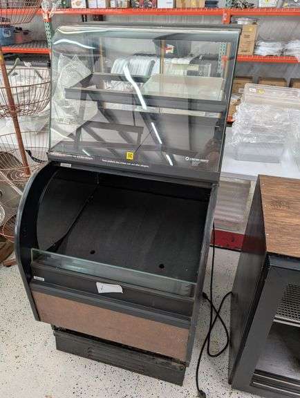 Oasis COU2757R Refrigerated Display Case
