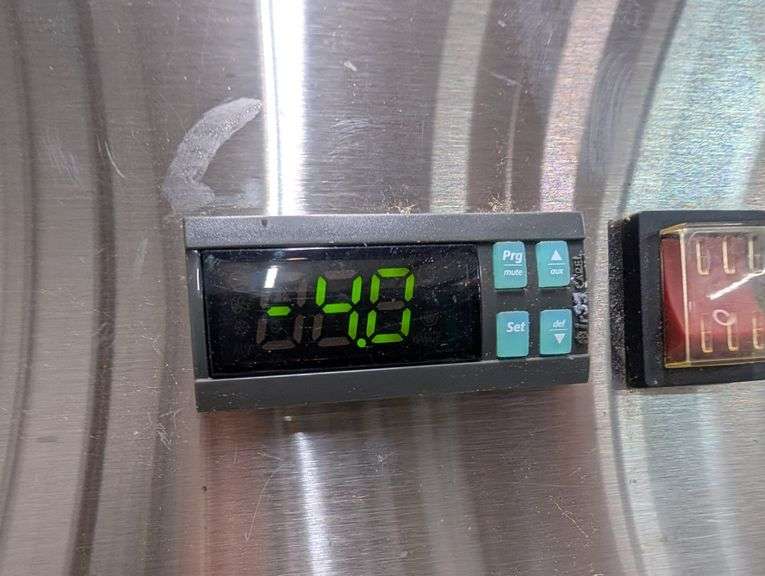 Avantco 178A19FHC Single Door Upright Freezer