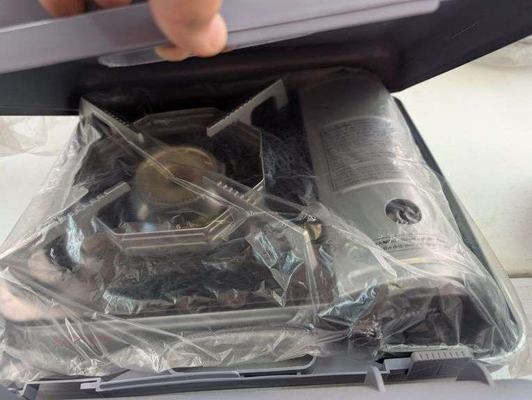 Chef Master butane stove with four fuel canisters