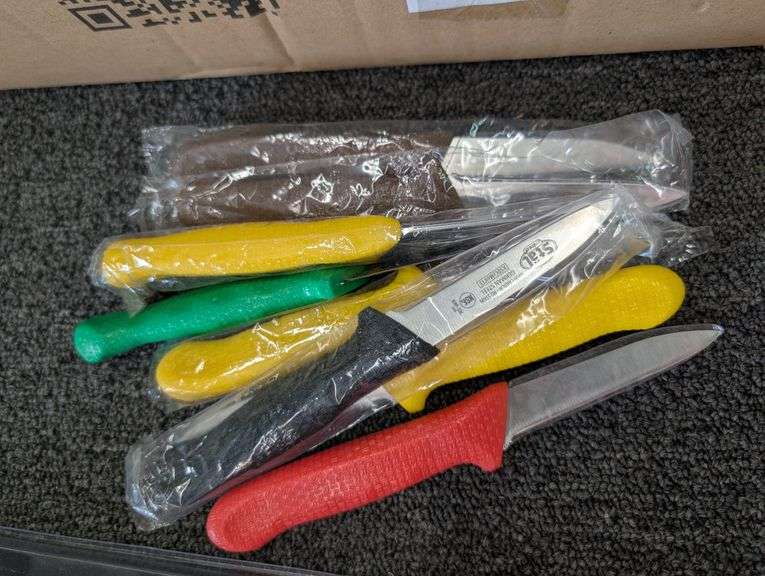 lot of eight Stäl small kitchen knives.