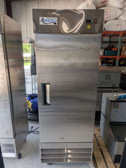 Avantco 178A19FHC Single Door Upright Freezer