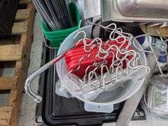 Large misc pallet lot of various restaurant wares