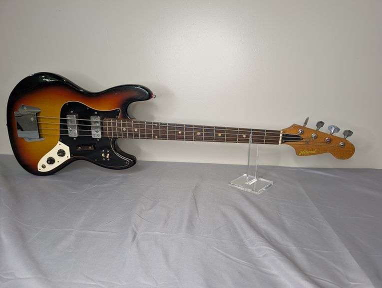 National EG467-2B Bass Guitar