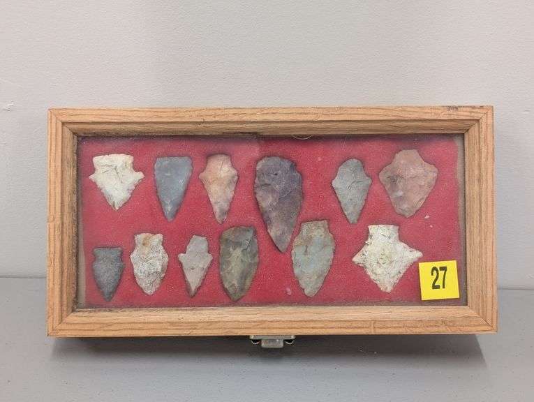 Collection of 12 arrowhead points in 12x6x2 Wooden Case