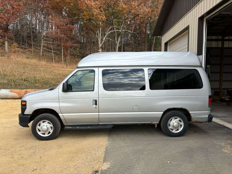 2009 Ford E-150 Van