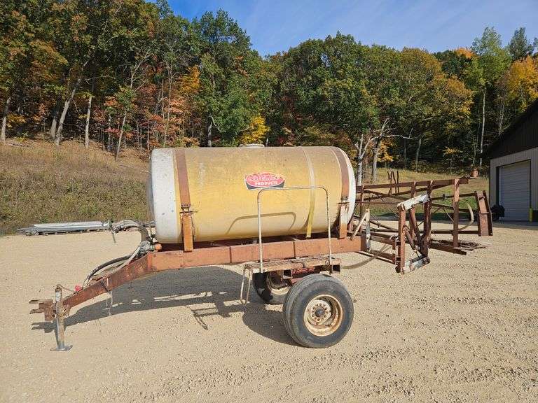 Demco 500-gal. 12-Row Sprayer