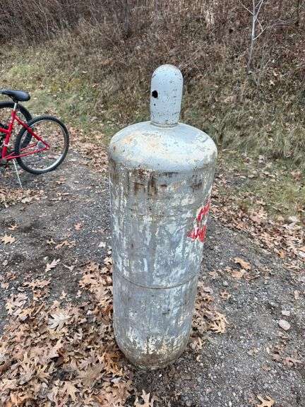 100lb LP Tank