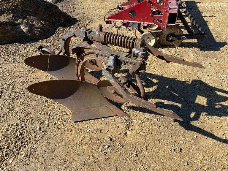 IH Farmall Super C-20 2-Bottom Fast Hitch Plow Manual – 1954 McCormick Reprint