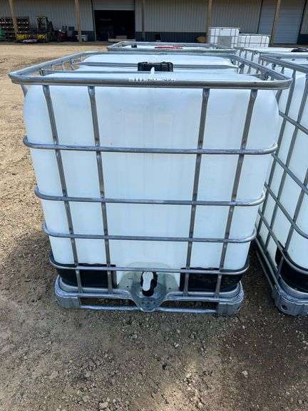 265 Gal Tote w/ Steel Cage