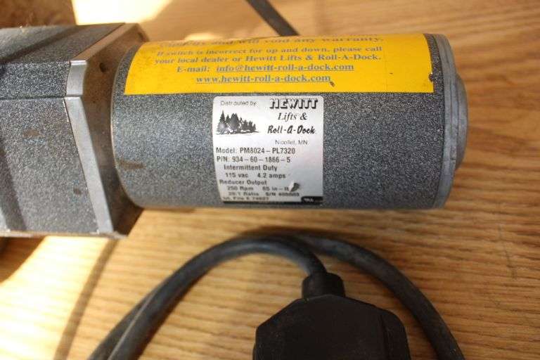 Hewitt Roll a Dock elec. motor w/pully, works