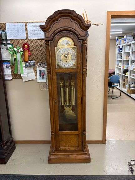 Howard Miller Grandfather Clock (read more)