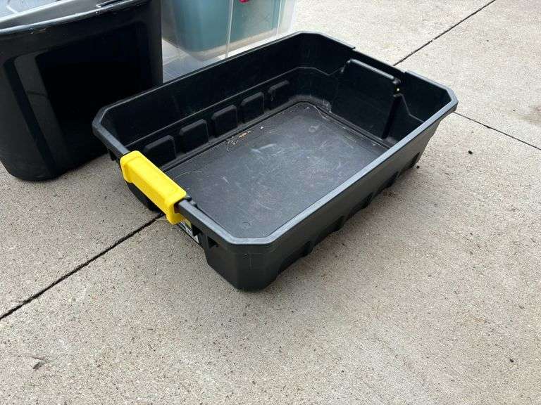 Multiple Totes - Some Lids
