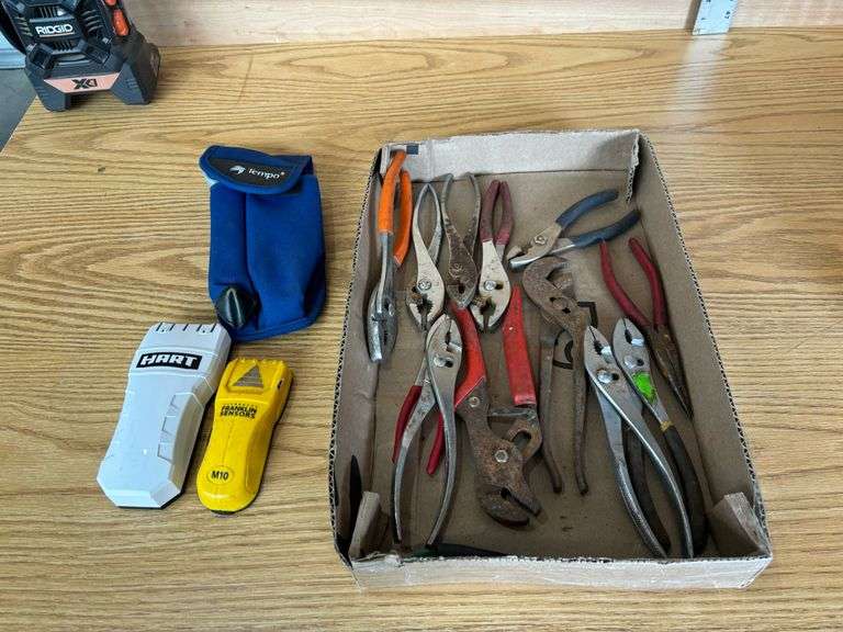 Flat of Pliers w/ Stud Locators