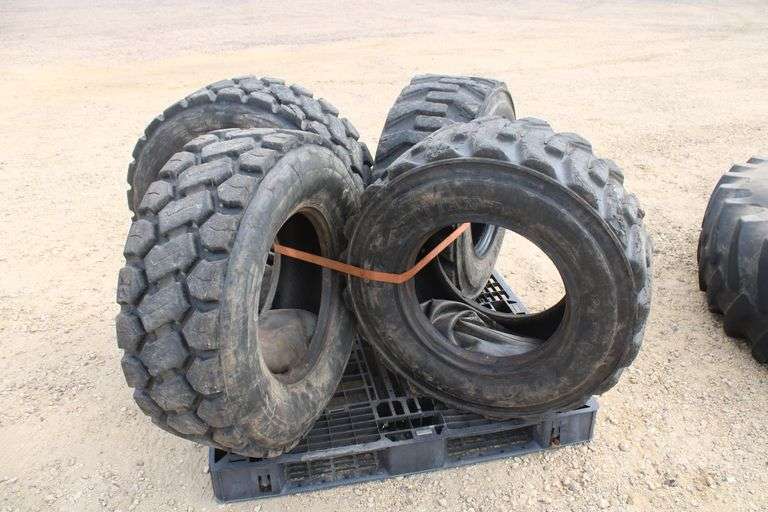 4 skidloader tires