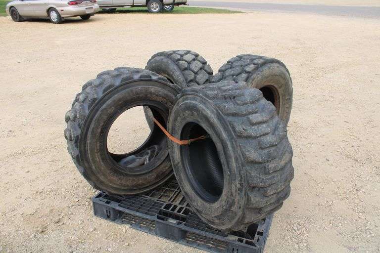 4 skidloader tires