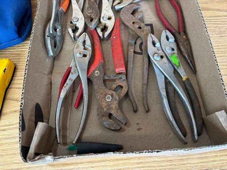 Flat of Pliers w/ Stud Locators