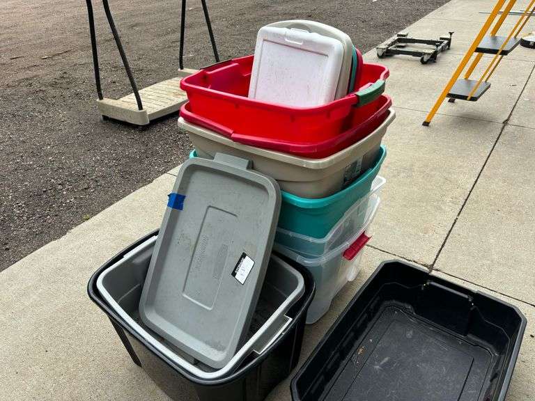 Multiple Totes - Some Lids