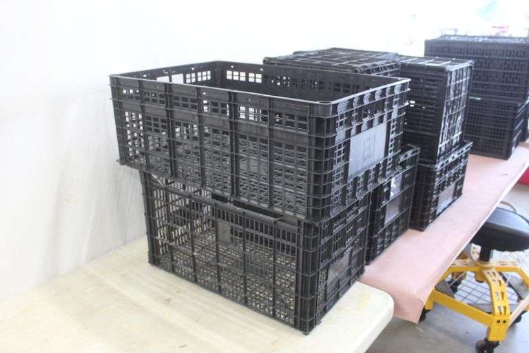 8 plastic crates