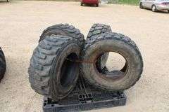 4 skidloader tires