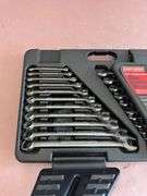 32pc Combo Wrench Set & Plastic Toolbox