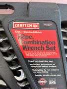 32pc Combo Wrench Set & Plastic Toolbox