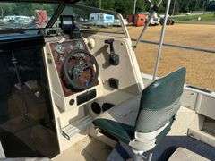 1998 Crestliner Eagle Boat