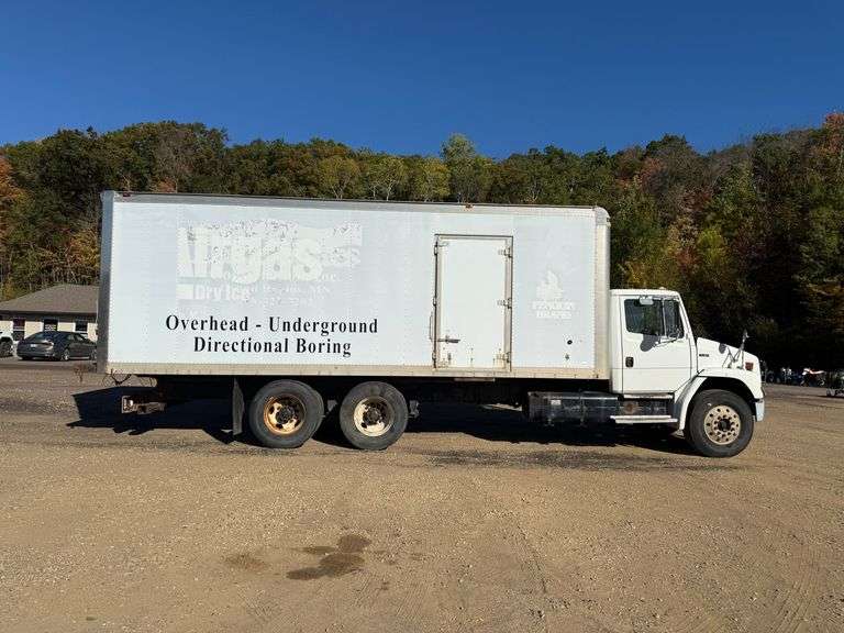 2002 Freightliner Straight Truck